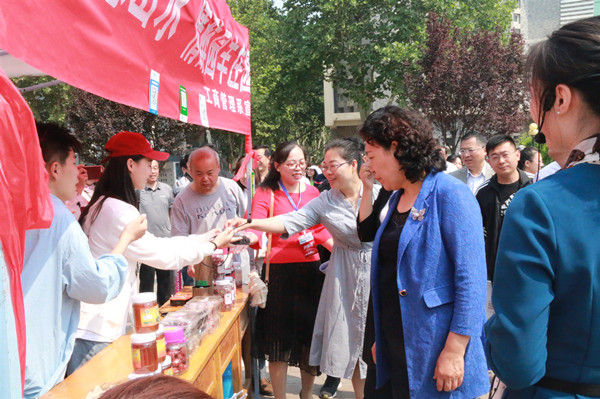 迎祖国七十华诞 展职教时代风采——记山东轻工职业学院职业教育活动周开放日