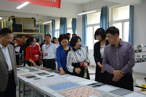 迎祖国七十华诞 展职教时代风采——记山东轻工职业学院职业教育活动周开放日